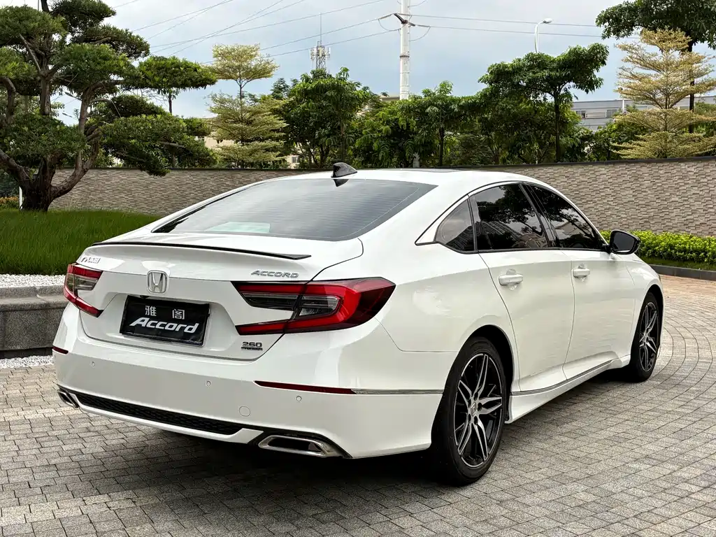 Honda Accord 2023 — фото 18