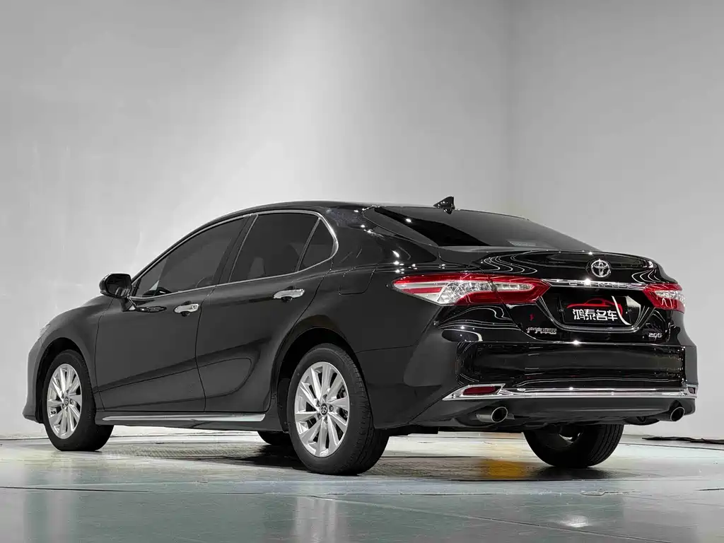 Toyota Camry 2024 — фото 17