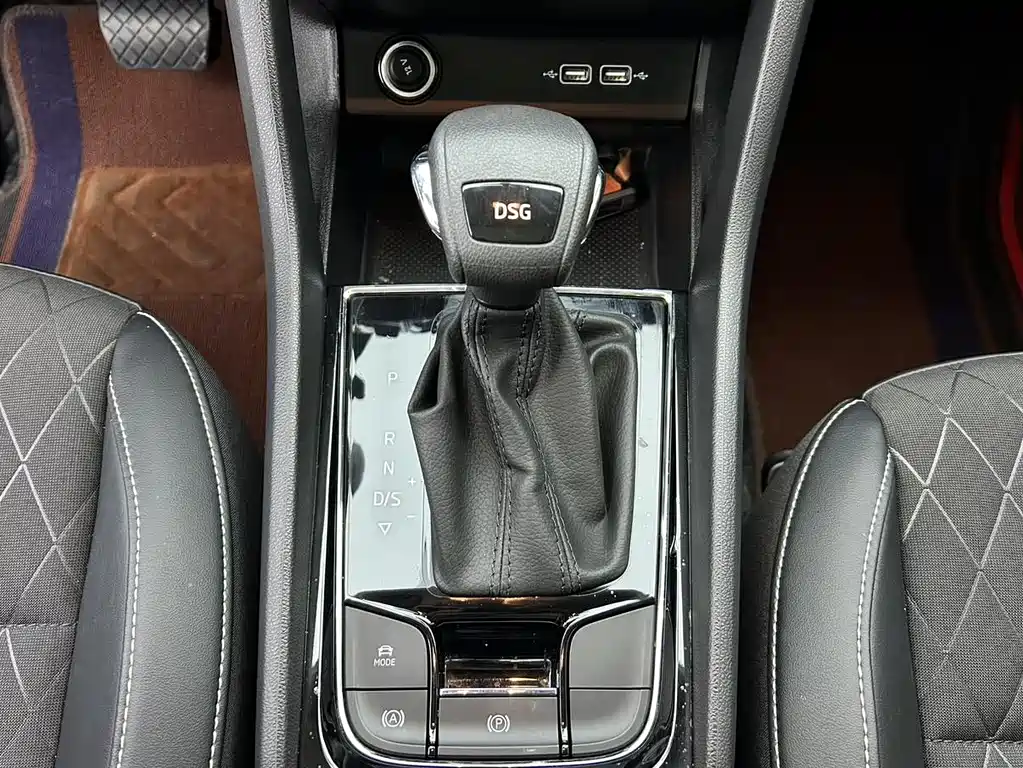Skoda Karoq 2021 — фото 16