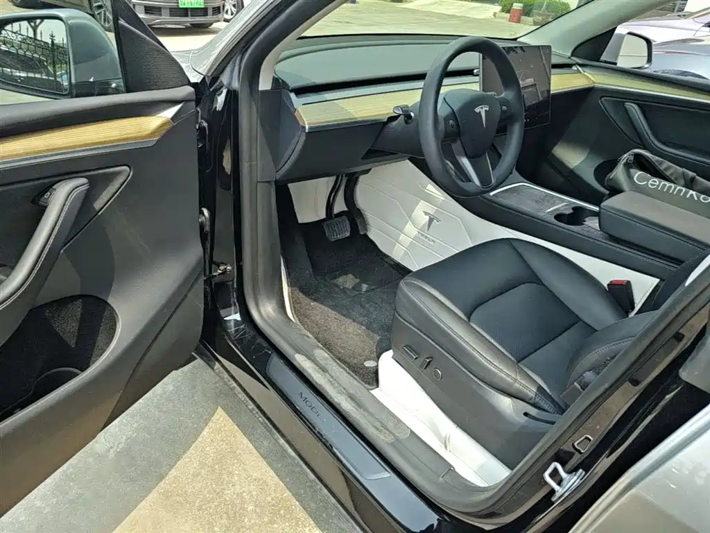 Tesla Model Y 2023 — фото 16