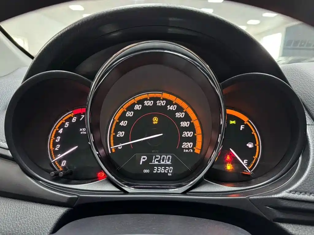 Toyota Yaris L 2022 — фото 22