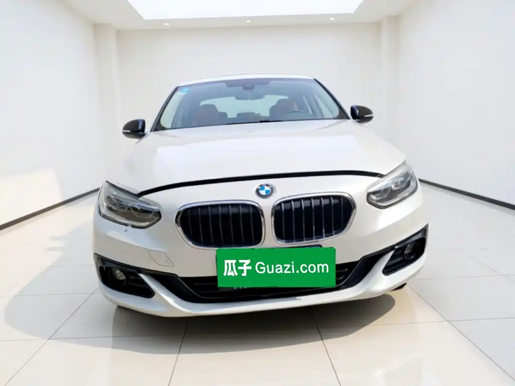 BMW 1 Series 2018 — фото 24