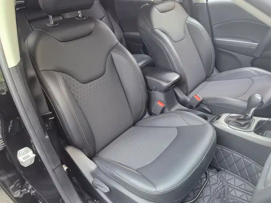 Jeep Compass 2020 — фото 25