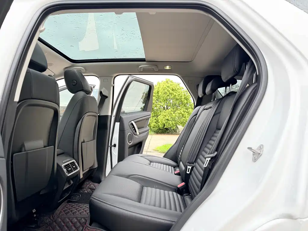 Land Rover Discovery Sport 2025 — фото 9