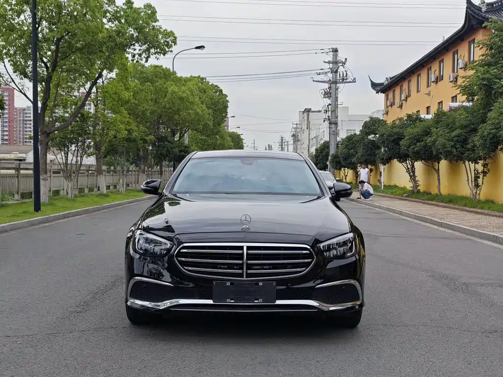 Mercedes-Benz E-Class 2023 — фото 2