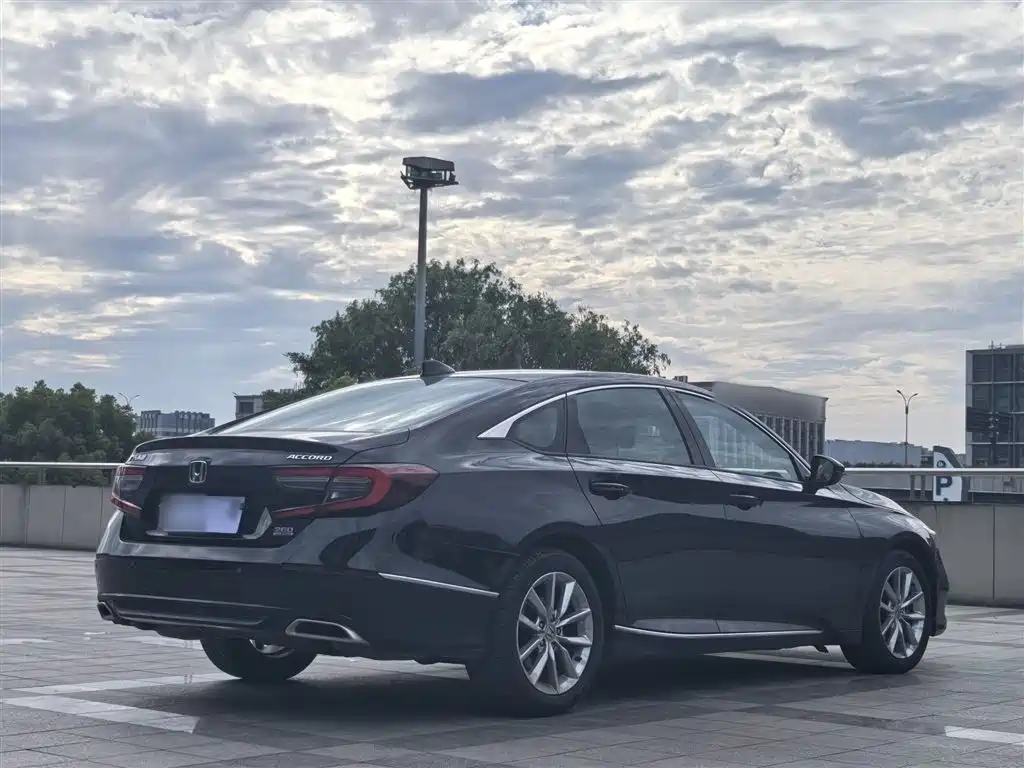 Honda Accord 2022 — фото 15
