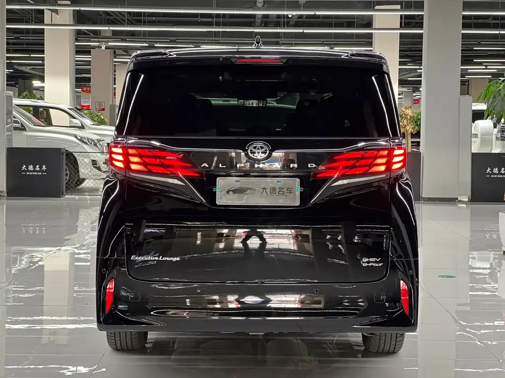 Toyota Alphard 2024