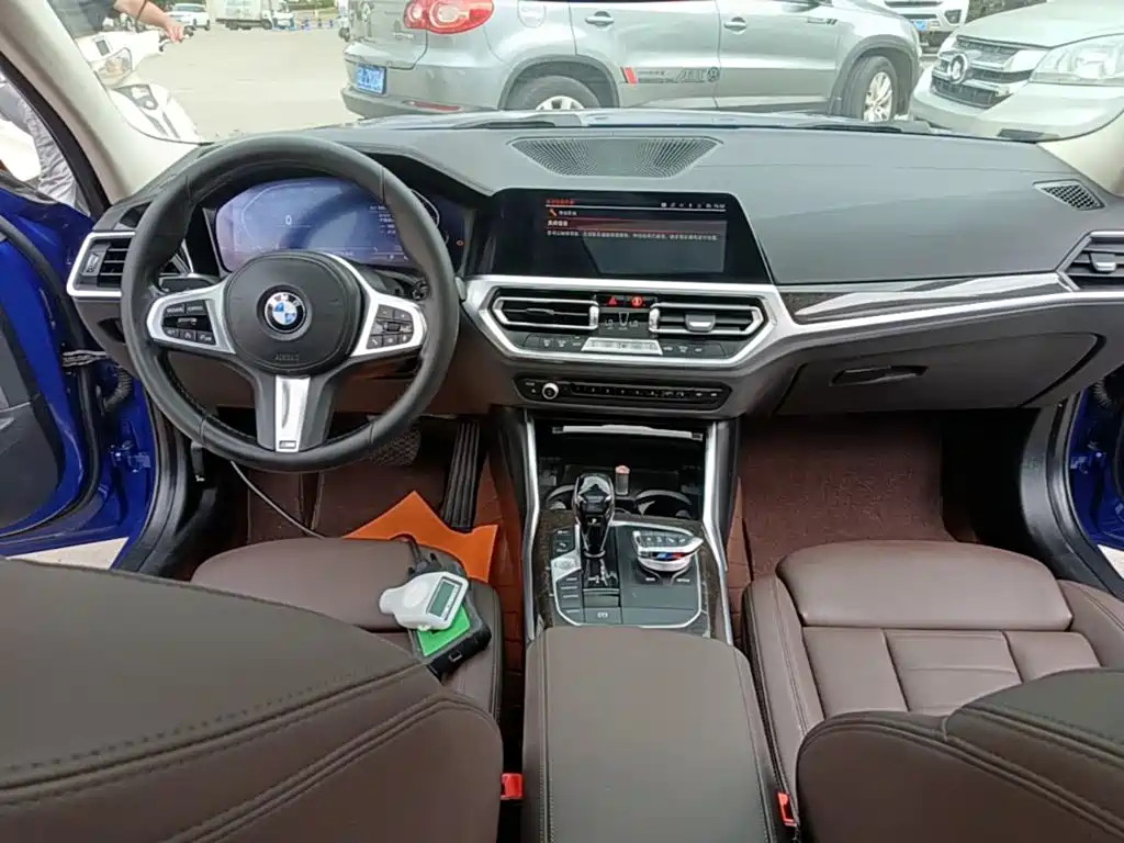 BMW 3 Series 2020 — фото 10