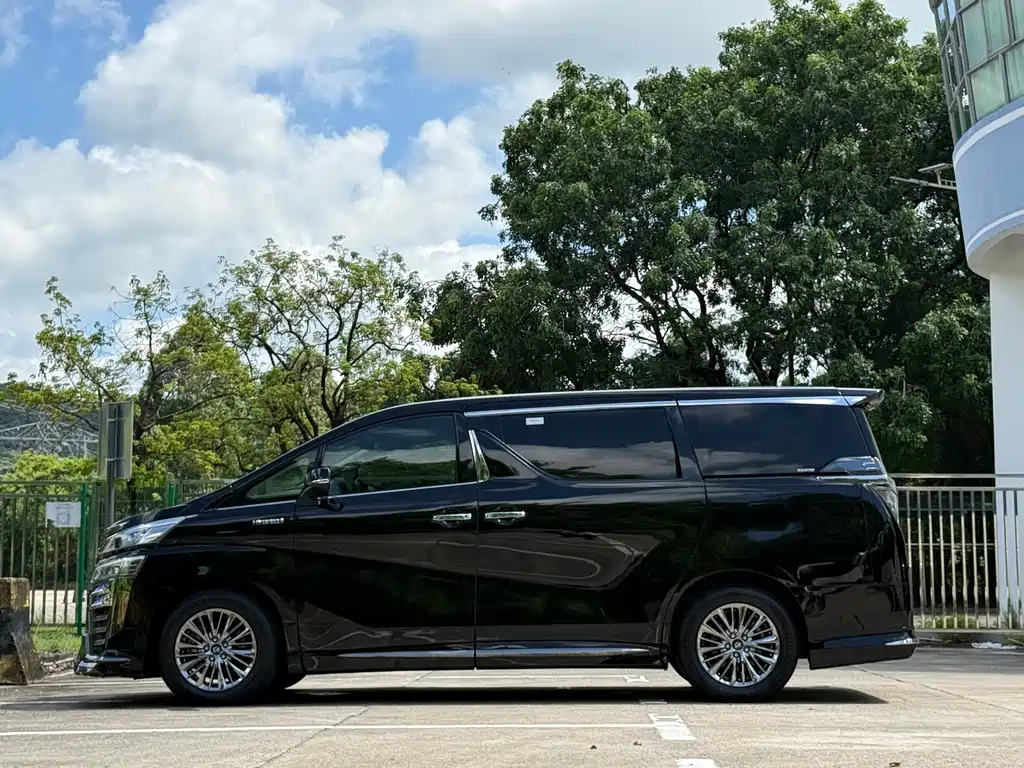 Toyota Vellfire 2021 — фото 15