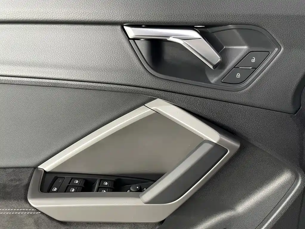 Audi Q3 2023 — фото 19