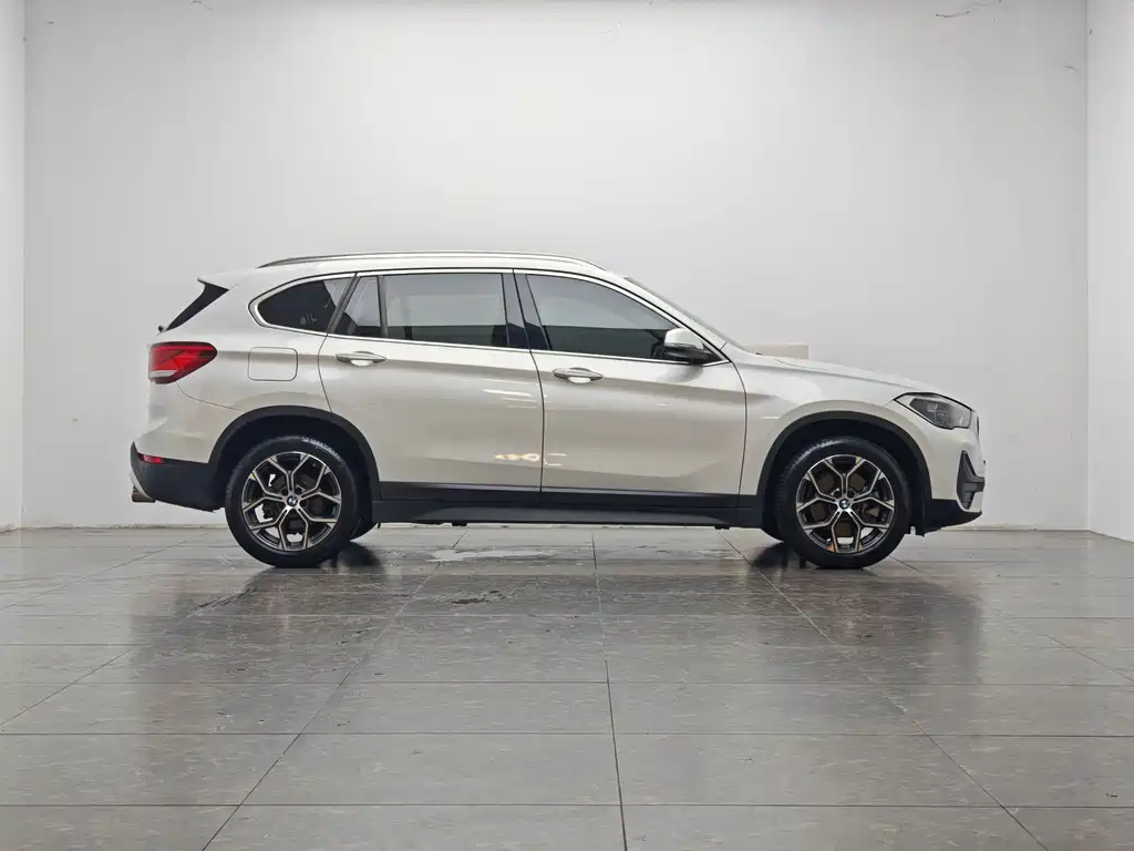 BMW X1 2021 — фото 11