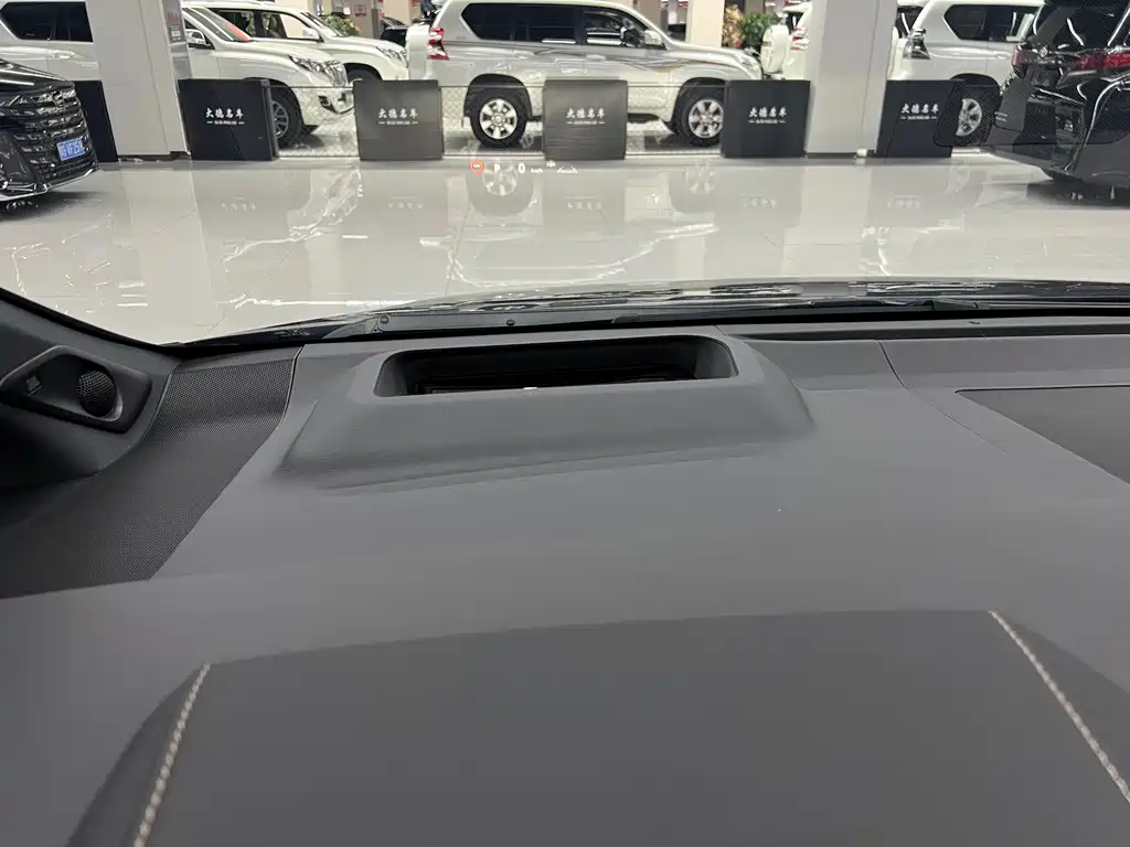 Toyota Alphard 2024 — фото 26