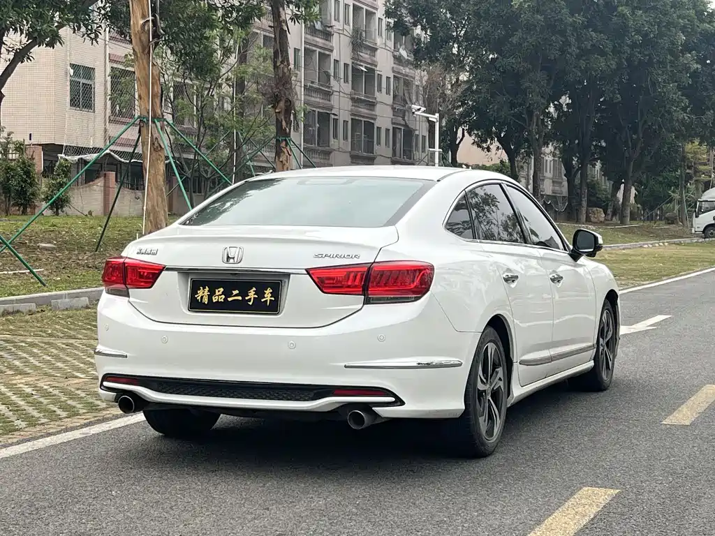 Honda Spirior 2016 — фото 18