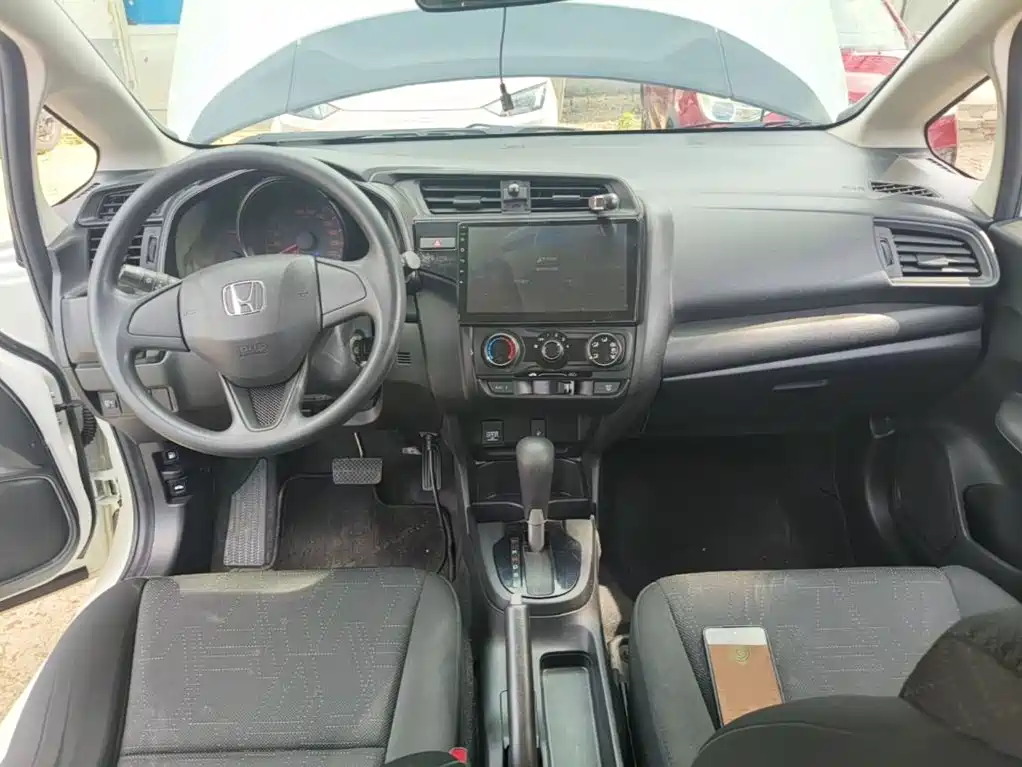 Honda Fit 2018 — фото 10