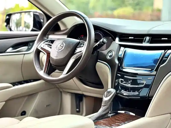 Cadillac XTS 2013