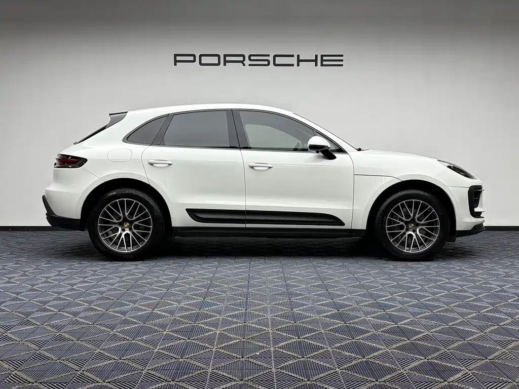 Porsche Macan 2024 — фото 14