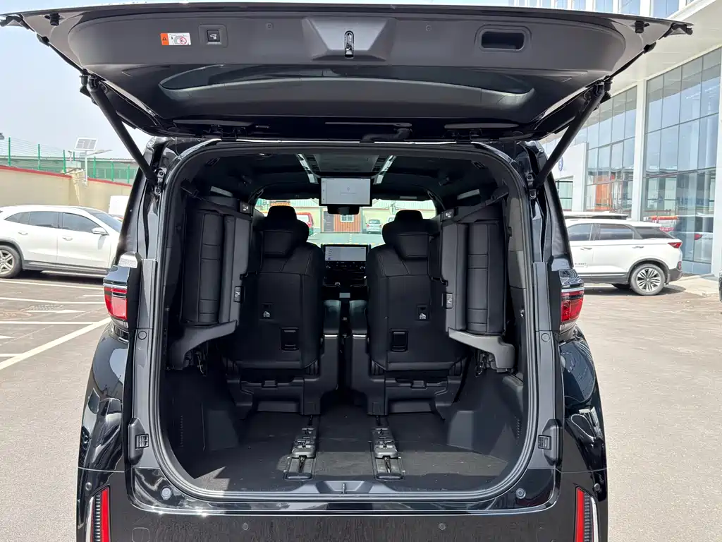 Toyota Vellfire 2024 — фото 17