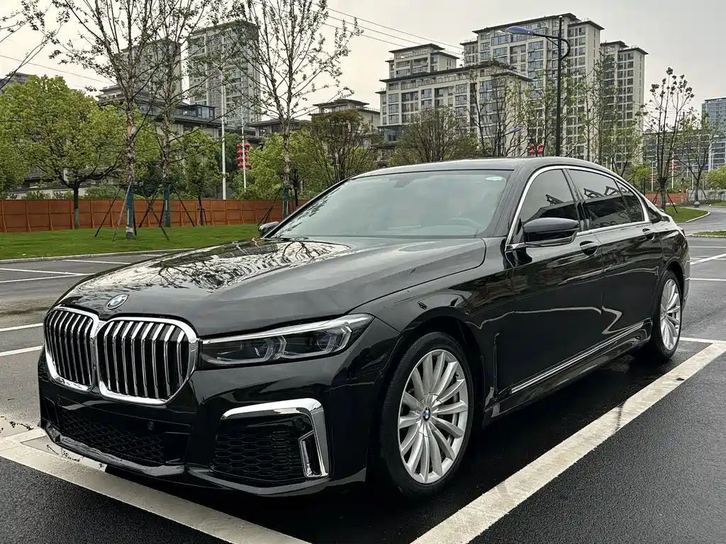BMW 7 Series 2017 — фото 1