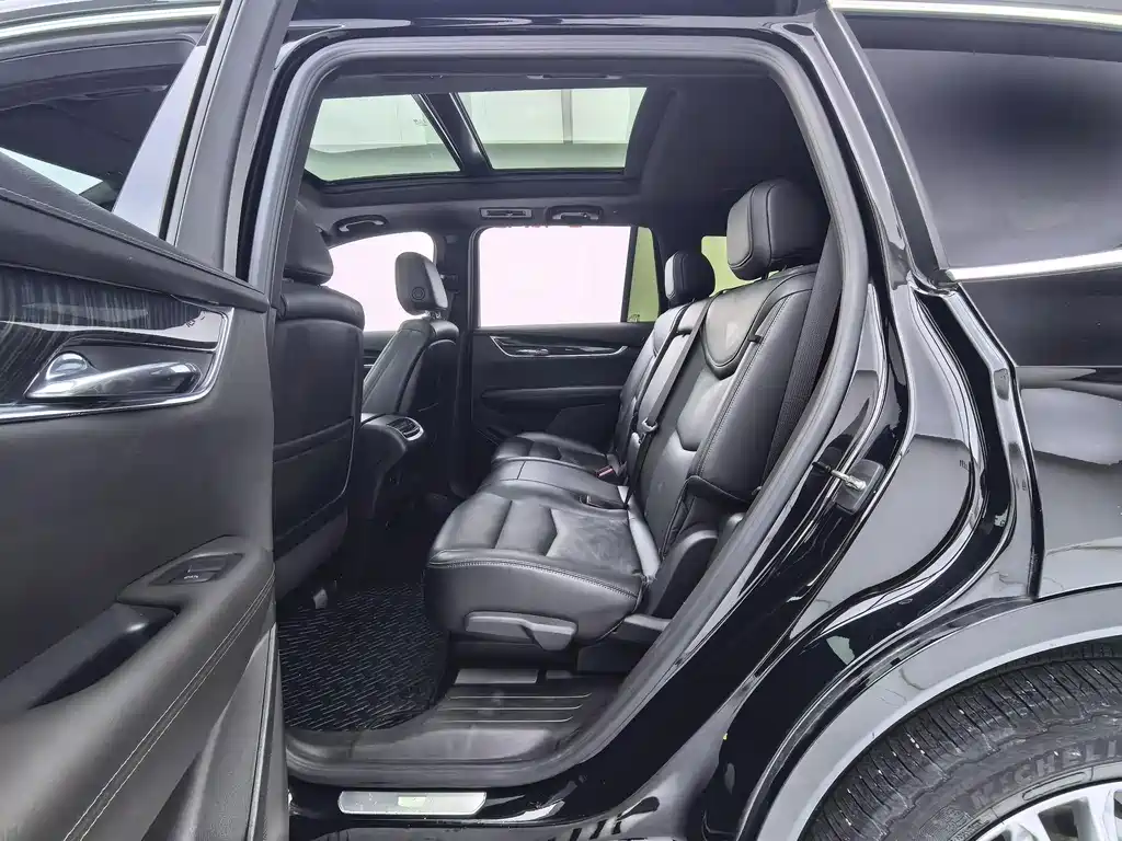 Cadillac XT6 2021 — фото 15