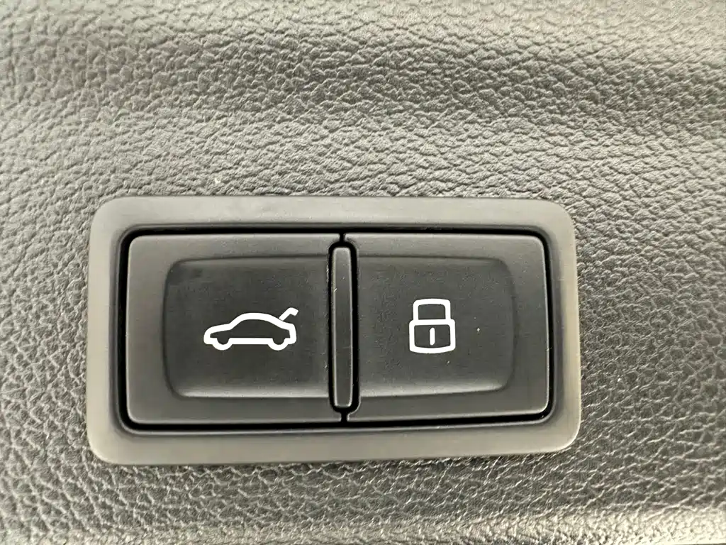 Audi Q3 2020 — фото 11