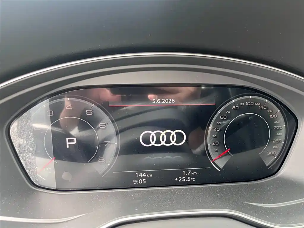 Audi Q5L — фото 12