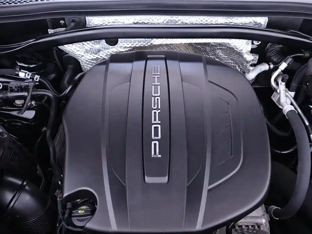 Porsche Macan 2019 — фото 23