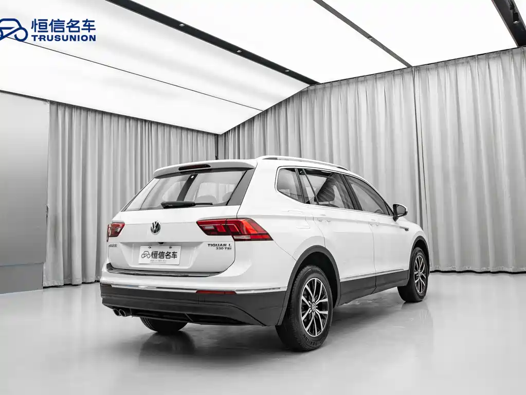 Volkswagen Tiguan L 2017 — фото 4