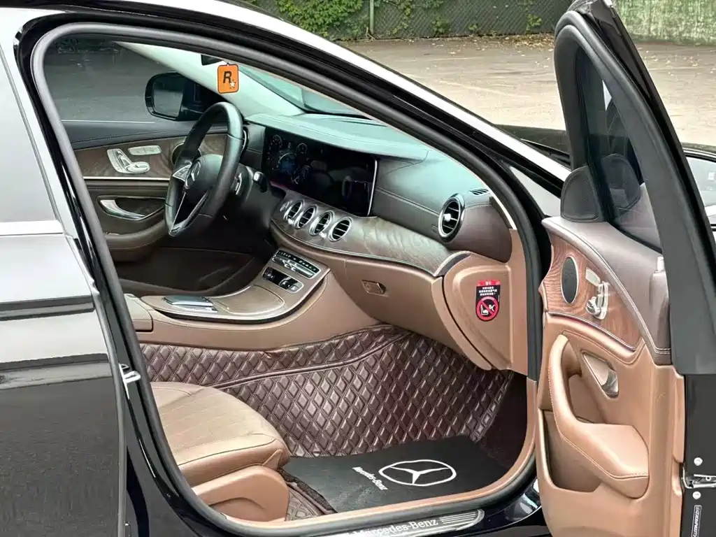 Mercedes-Benz E-Class 2023 — фото 15