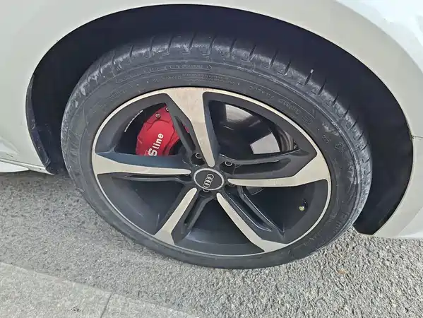 Audi A4L 2017