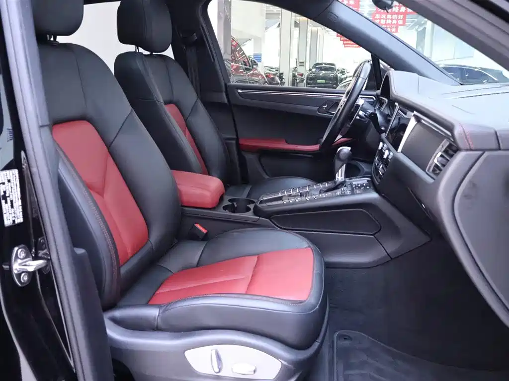 Porsche Macan 2019 — фото 20