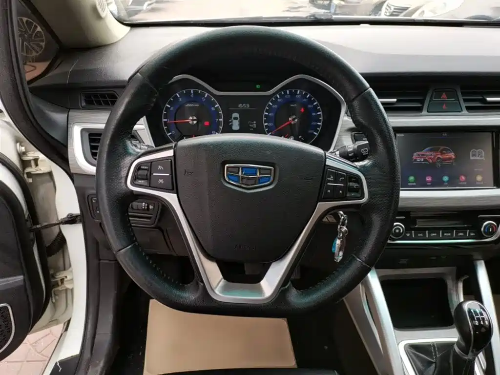 Geely Vision X3 2018 — фото 11