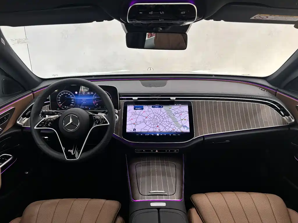 Mercedes-Benz E-Class 2025 — фото 14