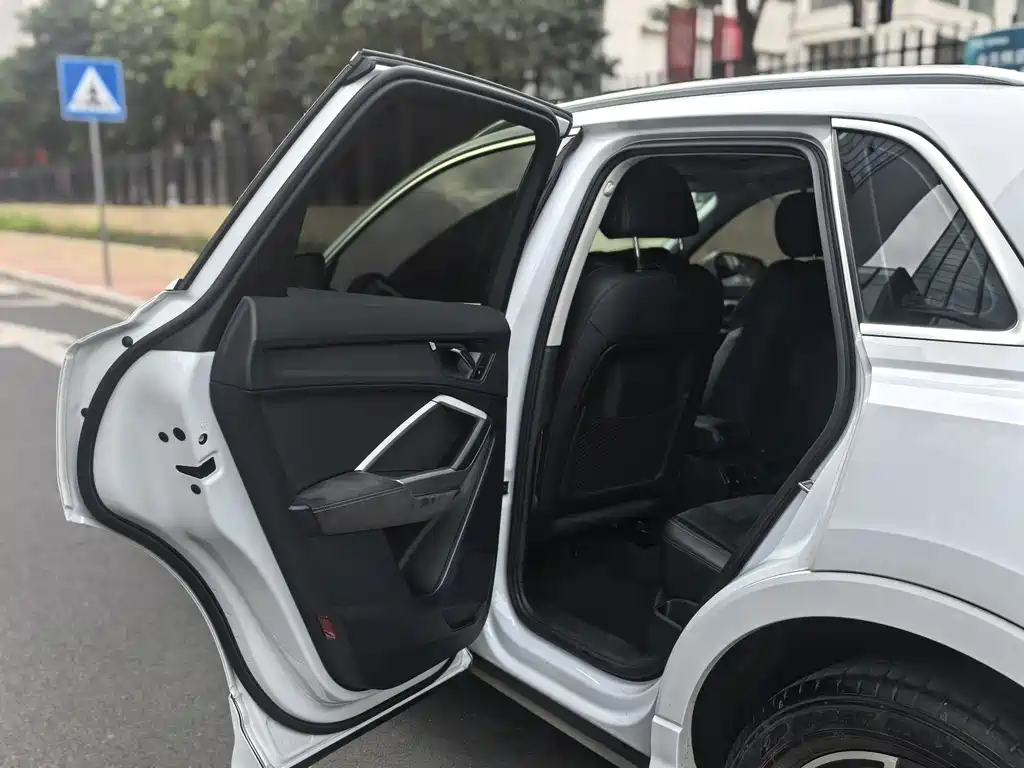 Audi Q3 2022 — фото 24