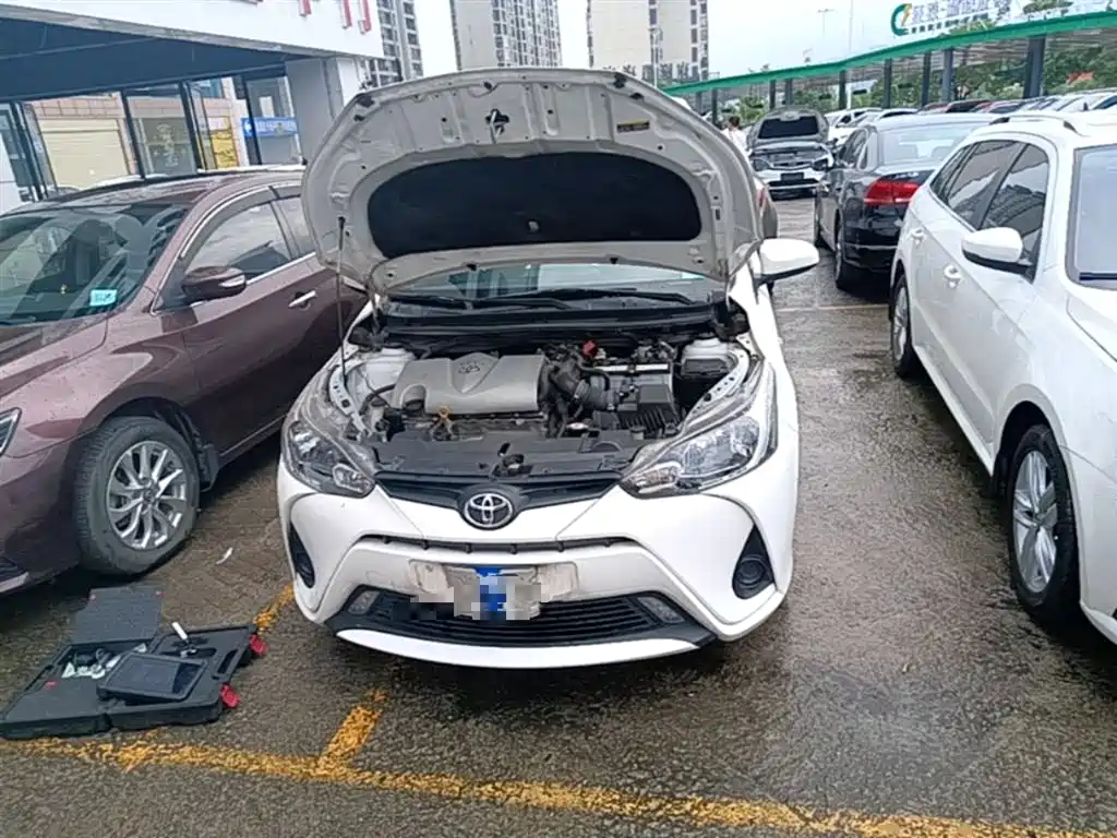 Toyota Yaris L 2018 — фото 20