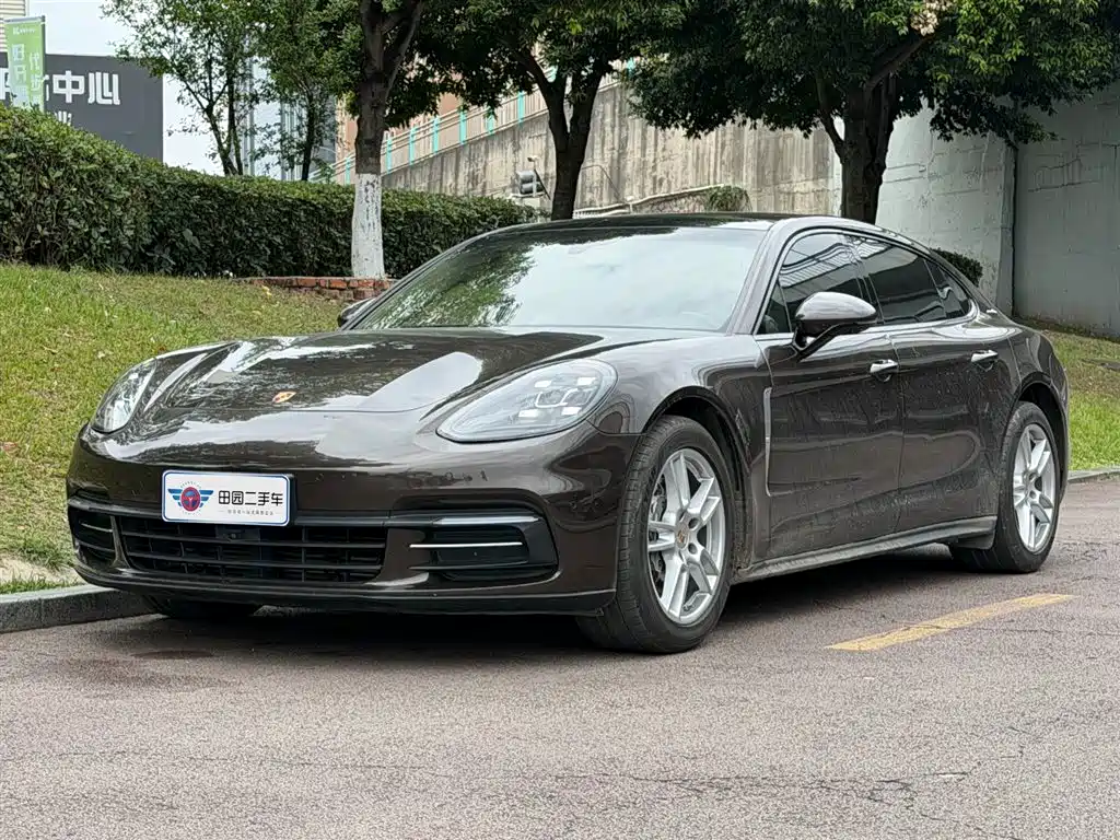 Porsche Panamera 2018 — фото 1