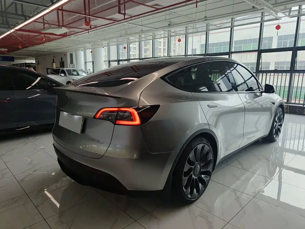 Tesla Model Y 2022