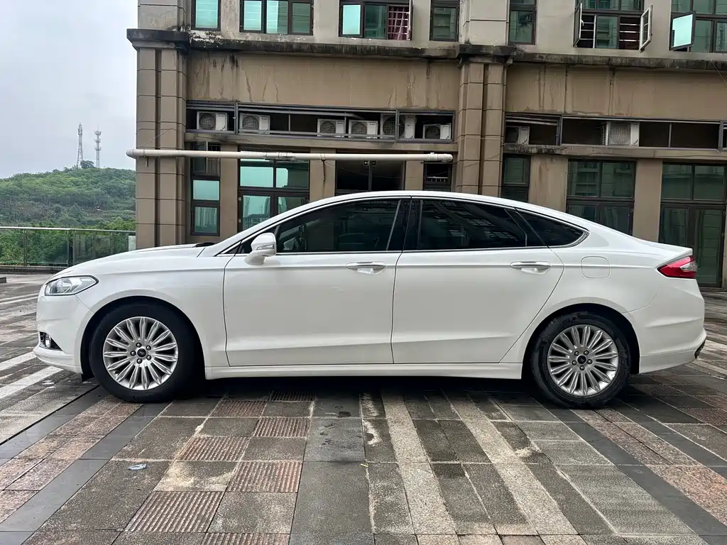 Ford Mondeo 2014 — фото 3