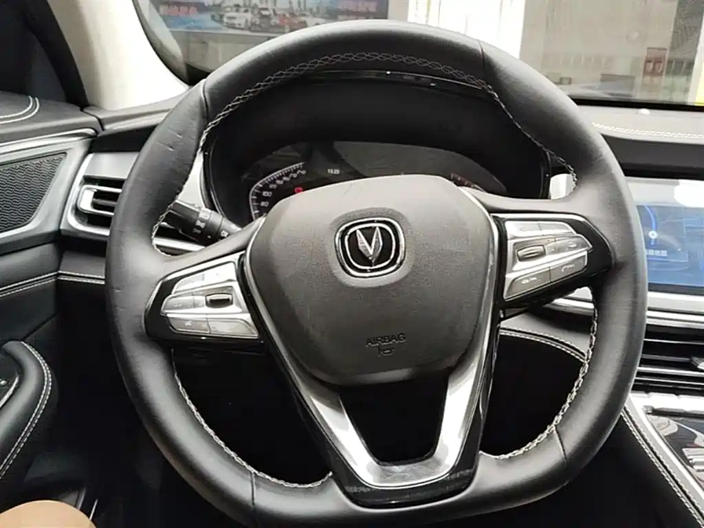 Changan CS85 COUPE 2020 — фото 11