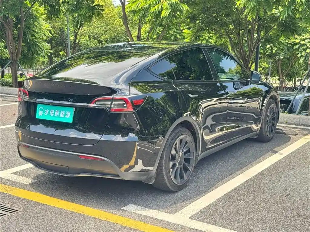 Tesla Model Y 2022 — фото 7