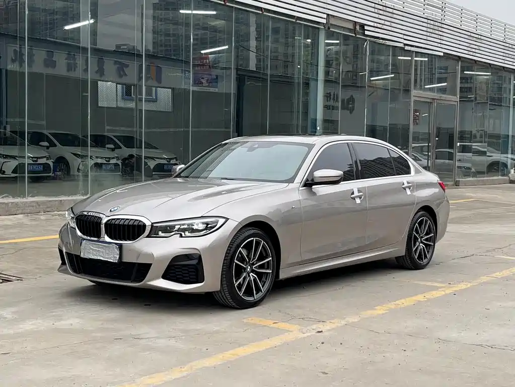 BMW 3 Series 2021 — фото 1