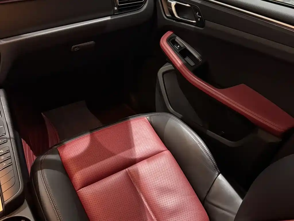 Porsche Macan 2019 — фото 10
