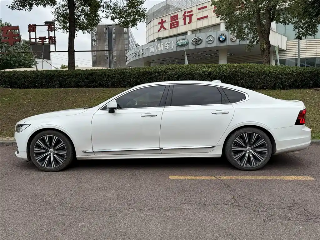 Volvo S90 2022 — фото 3