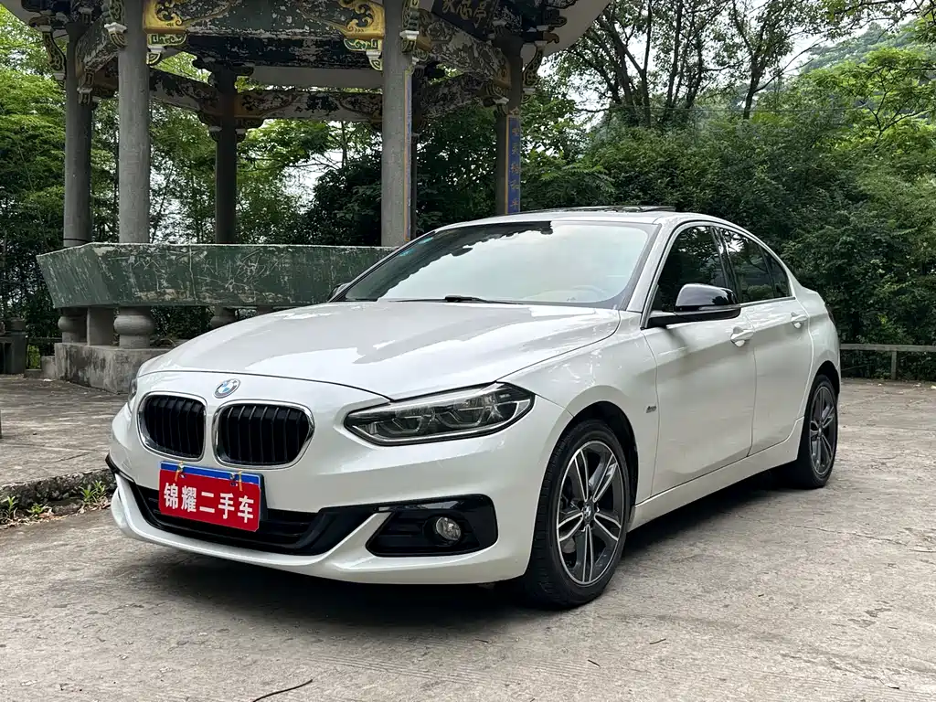 BMW 1 Series 2018 — фото 1