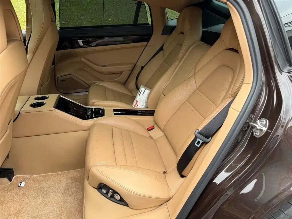Porsche Panamera 2018 — фото 10