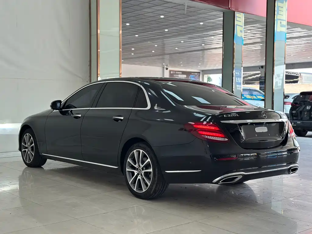 Mercedes-Benz E-Class 2020 — фото 20