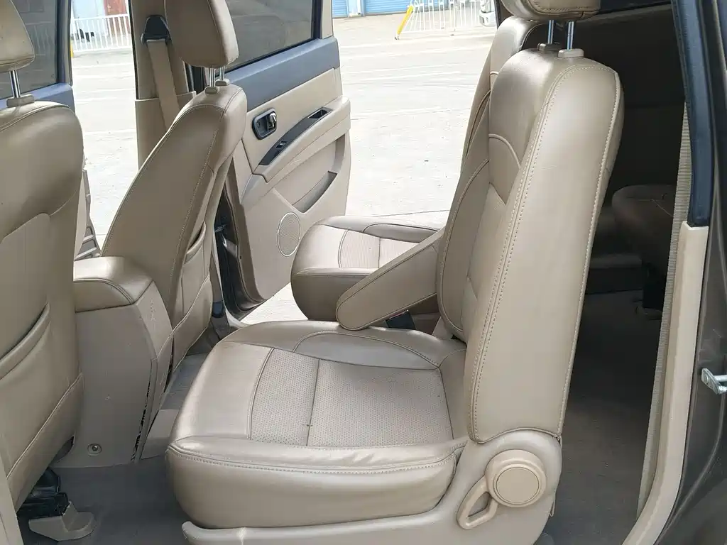 Wuling Hongguang 2014 — фото 11
