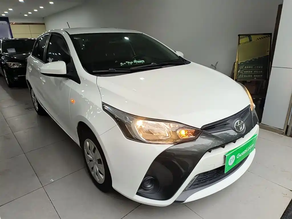 Toyota Yaris L 2017 — фото 4