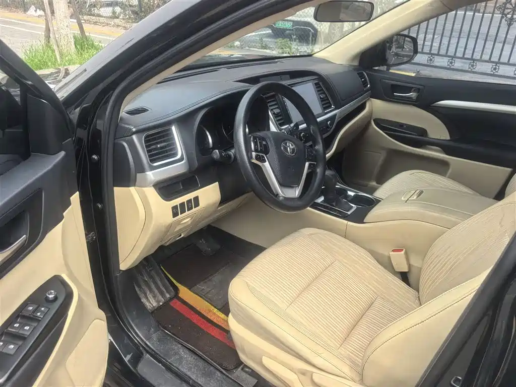 Toyota Highlander 2018 — фото 12