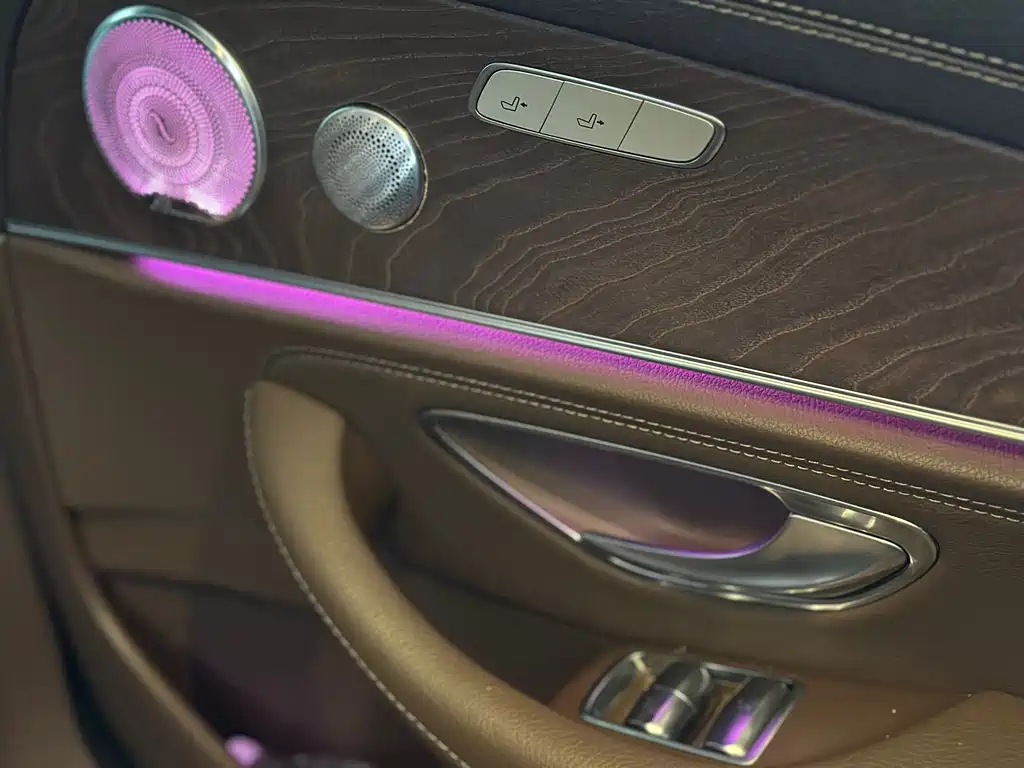 Mercedes-Benz E-Class 2020 — фото 11