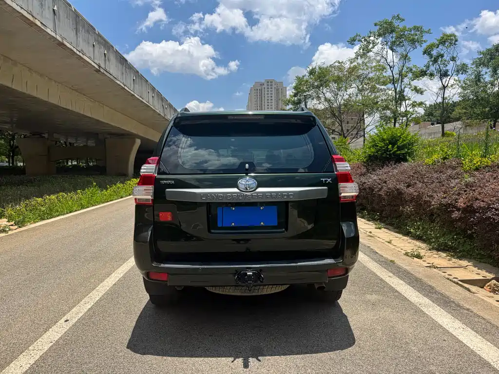 Toyota Prado 2015 — фото 9